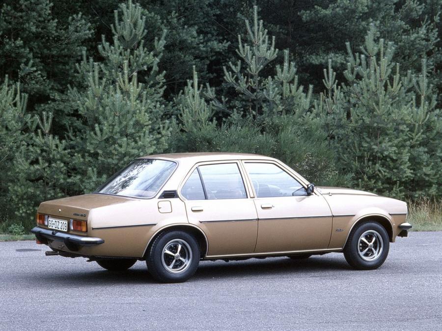  Opel Ascona Berlina 1975 года  (фото 10 из 13)